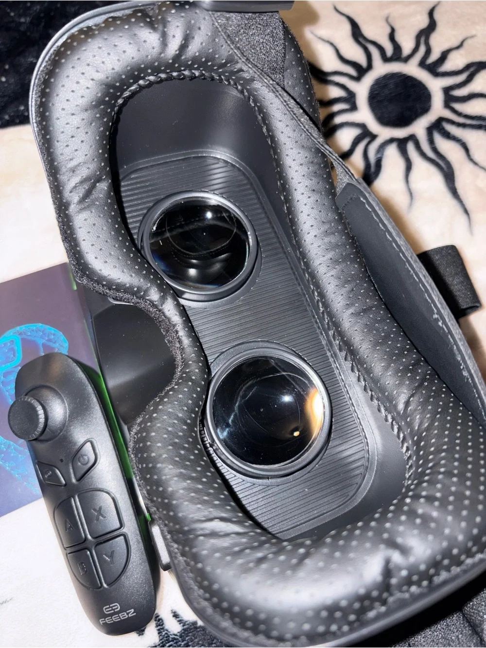 Black and Green Smartphone VR Headset - Immersive Virtual Reality